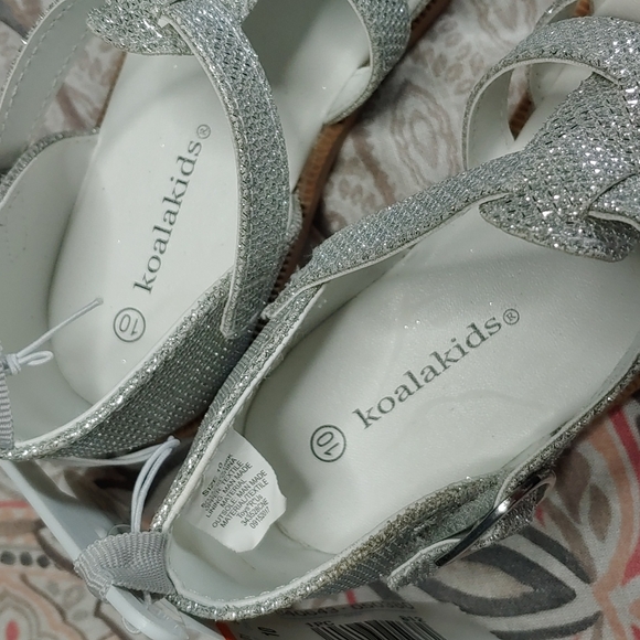 NWT girls sz 10 toddler silver sandals - Picture 2 of 5